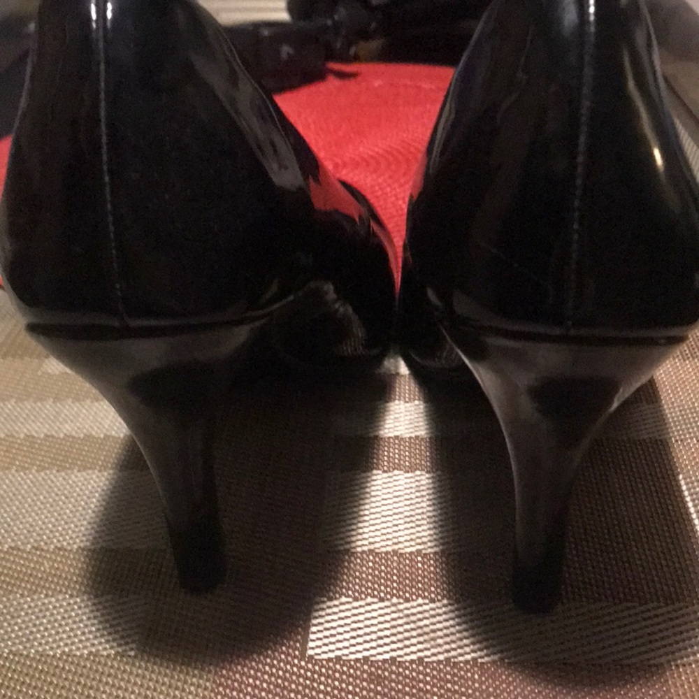 Shoes - Picture 3 of 7